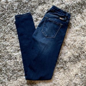Kancan Size 7/27 Medium Wash Skinny Jeans!!